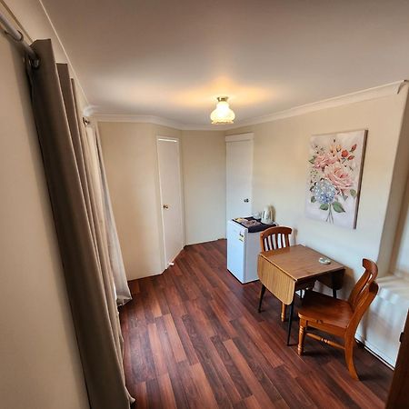 Roseneath Cottage Northam Bagian luar foto